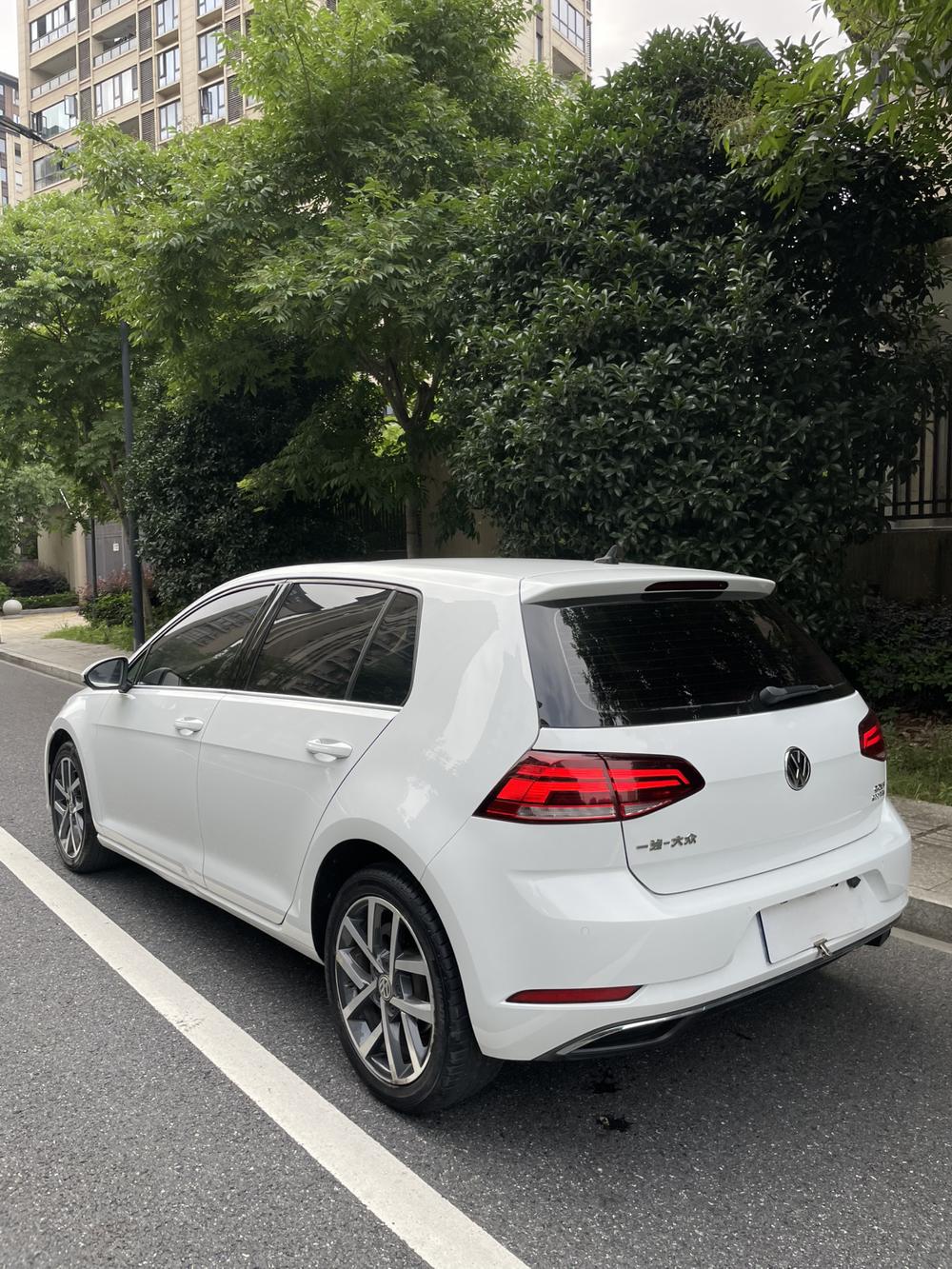 Volkswagen Golf 2020 car image #5