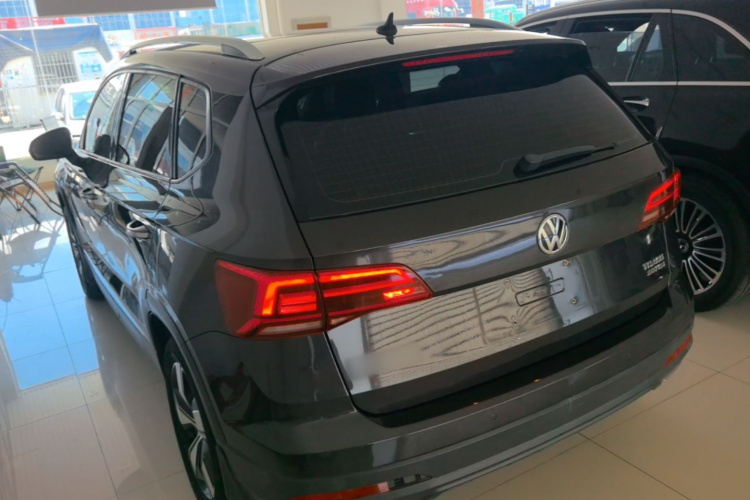 Volkswagen Tharu 2018 car image #5