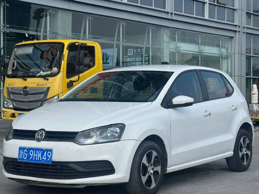 Volkswagen Polo 2016 car image 