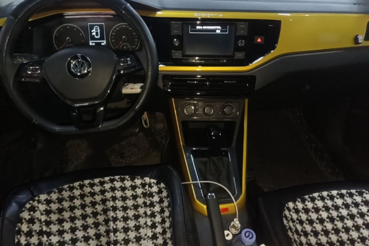 Volkswagen Polo 2020 car image #11
