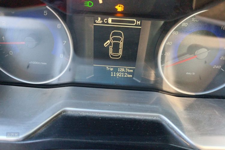 GEELY Emgrand 2014 car image #14