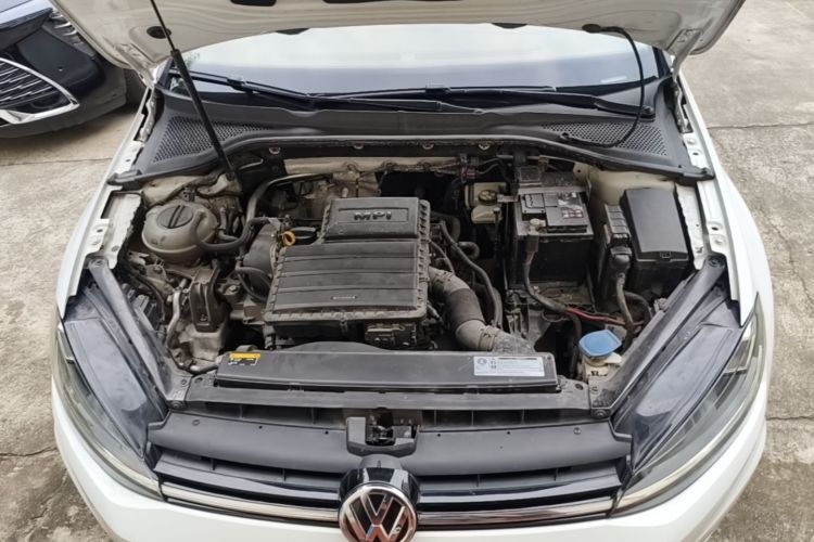 Volkswagen Golf 2019 car image #20