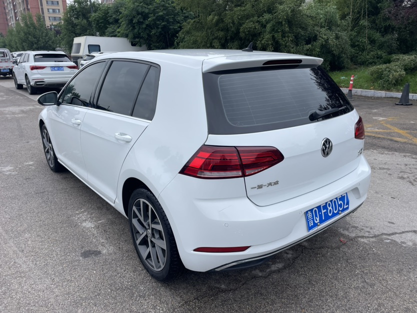 Volkswagen Golf 2020 car image #5