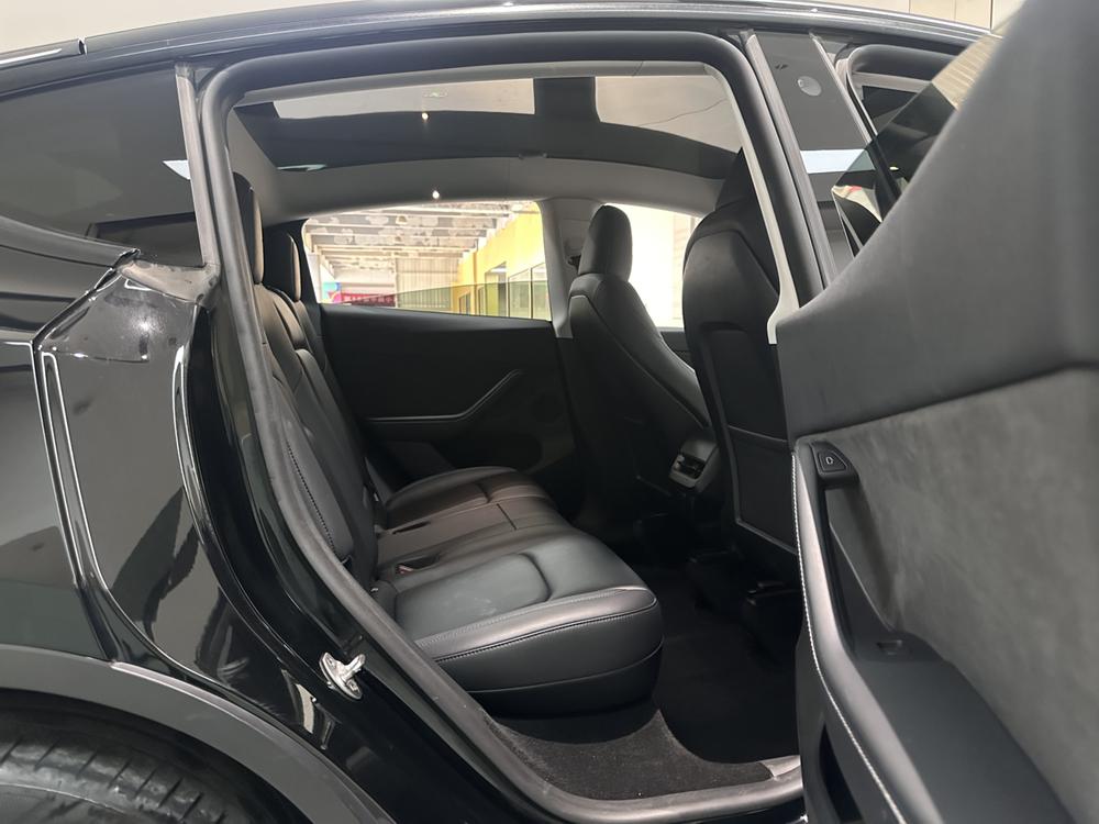 Tesla Model Y 2023 immagine di auto #18