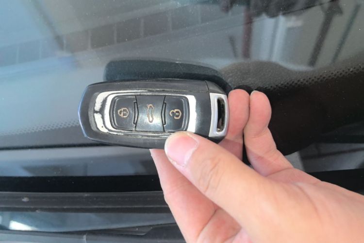 GEELY Emgrand 2019 car image #9