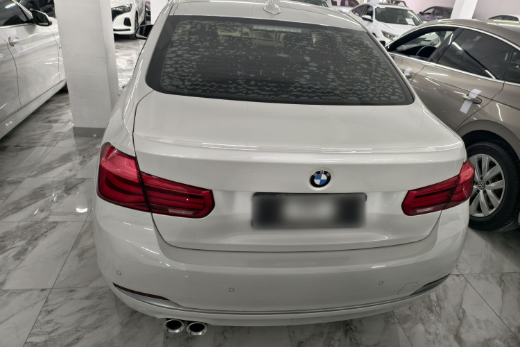 BMW 3 Series 2018 car image #7