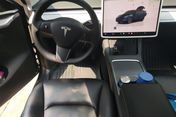 Tesla Model Y 2024 #15 Tesla Model Y 2024 car image #15