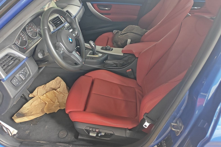 BMW 3 Series 2019 car image #15