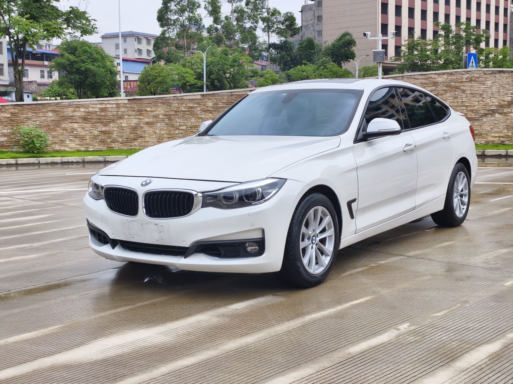 BMW 3 Series GT 2016 car image 