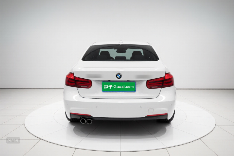 BMW 3 Series 2019 car image #6