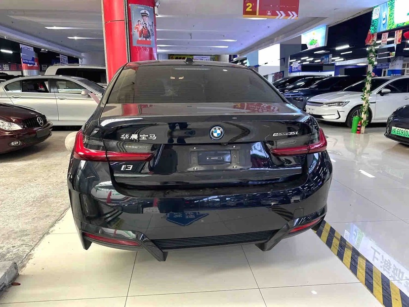 BMW i3 2024 immagine di auto #5