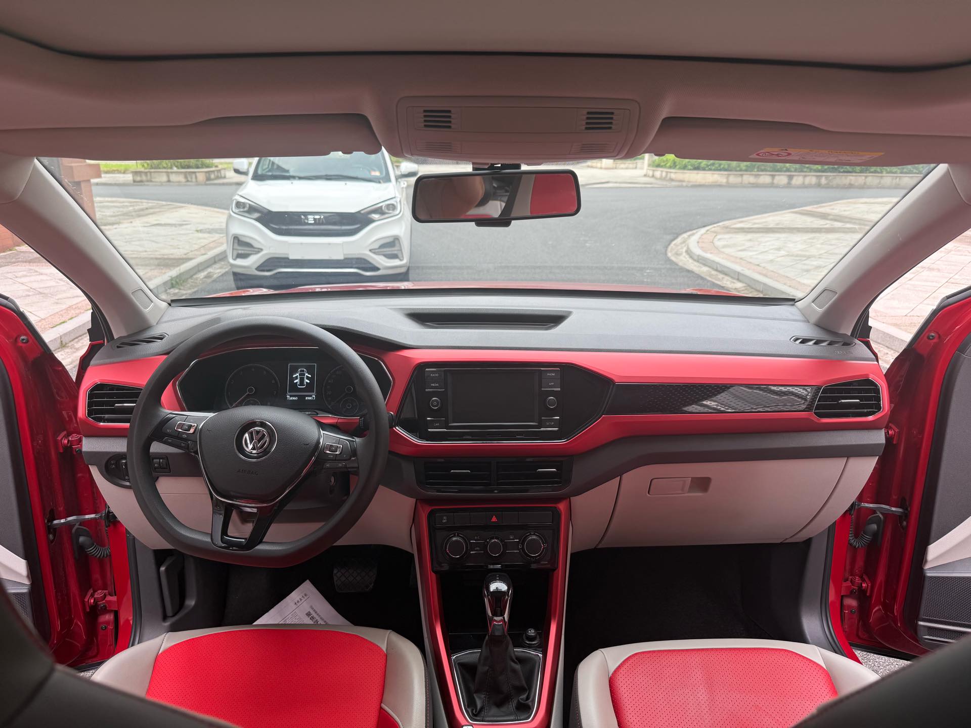 Volkswagen T-Cross 2020 immagine di auto #9