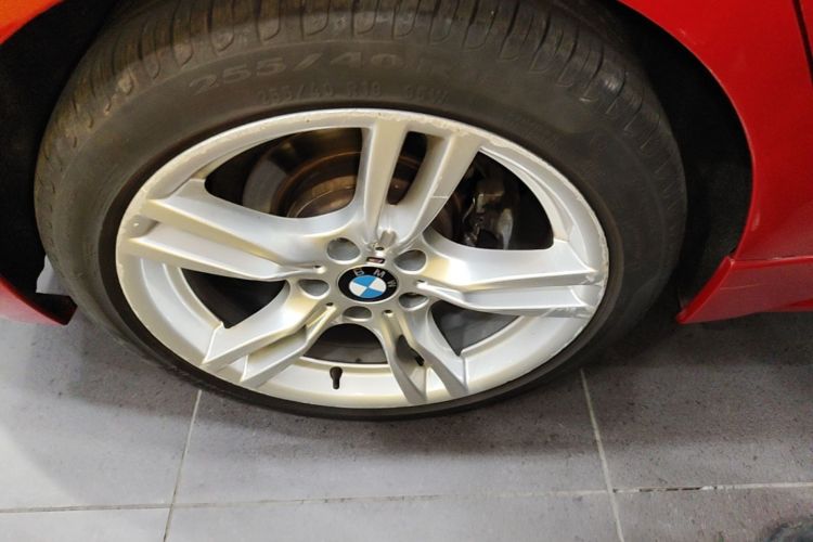 BMW 3 Series 2017 car image #10
