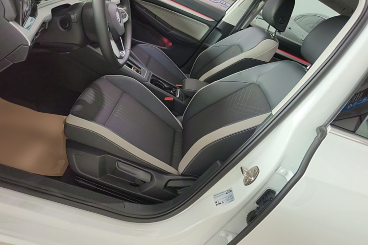 Volkswagen Golf 2024 car image #15