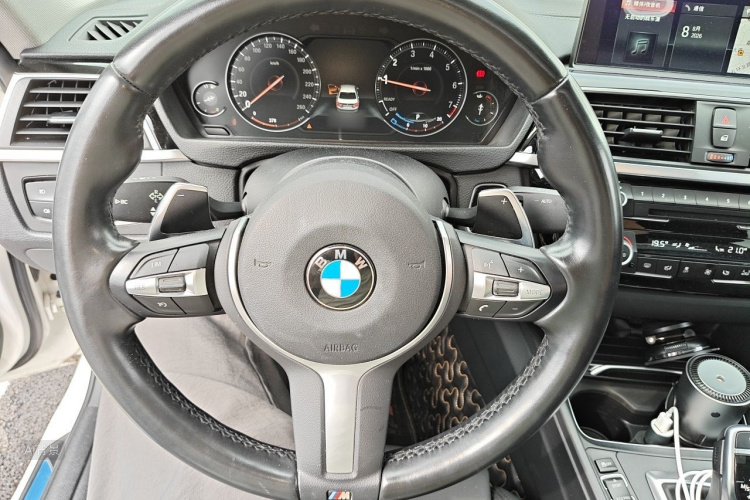 BMW 3 Series 2018 #12 BMW 3 Series 2018 car image #12