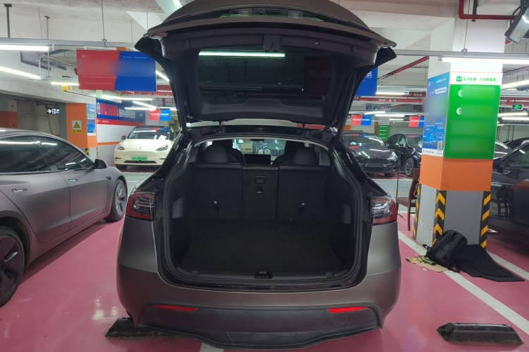 Tesla Model Y 2022 #19 Tesla Model Y 2022 car image #19