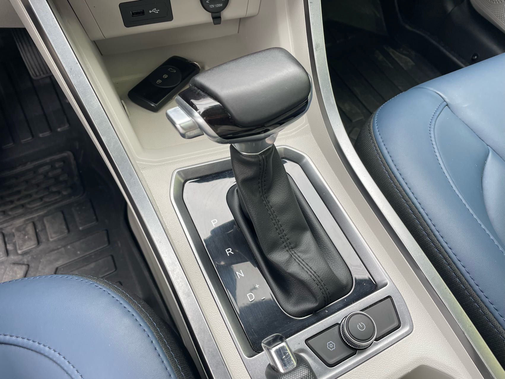 Chery Tiggo 3x 2024 immagine di auto #14