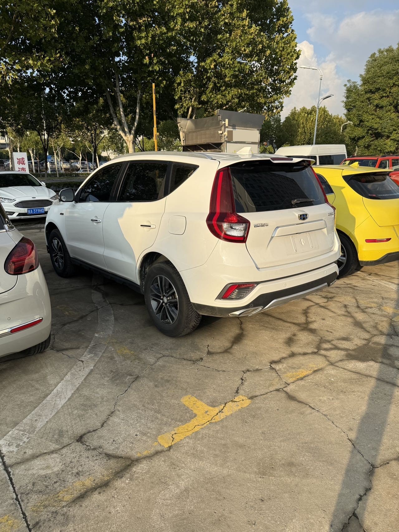 GEELY Vision X6 2019 car image #3