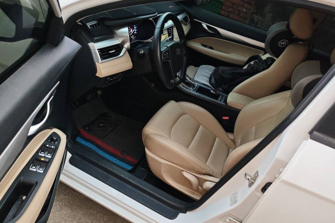 GEELY Emgrand 2018 car image #23