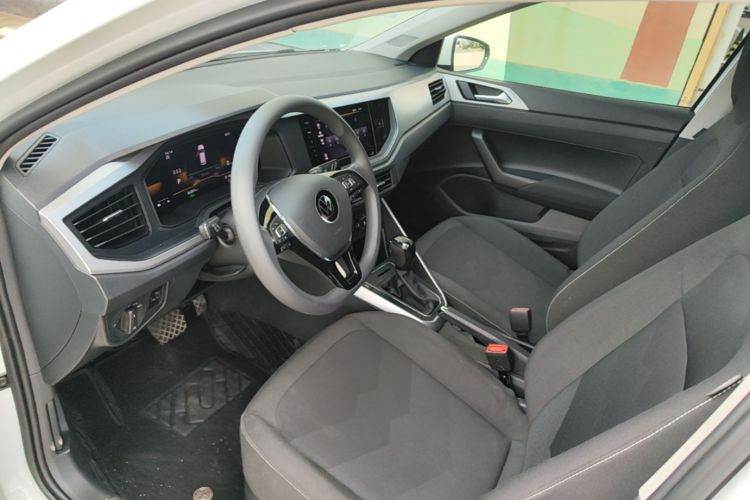 Volkswagen Polo 2023 car image #16