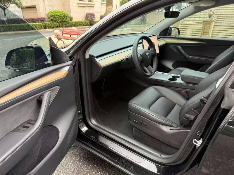 Tesla Model Y 2022 #3 Tesla Model Y 2022 car image #3