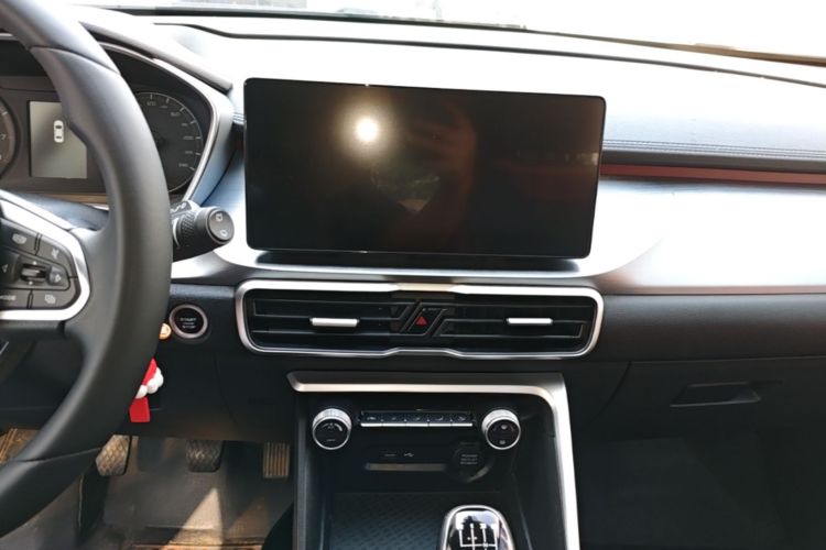 GEELY Coolray 2021 car image #13