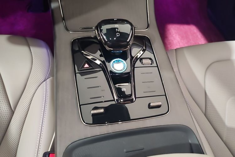 BYD Han 2024 car image #14