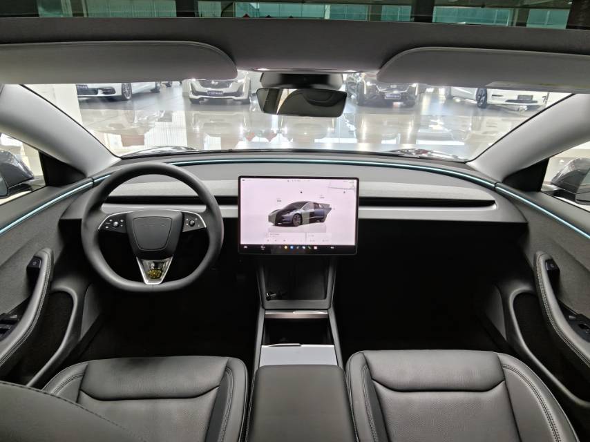 Tesla Model 3 2025 #5 Tesla Model 3 2025 car image #5