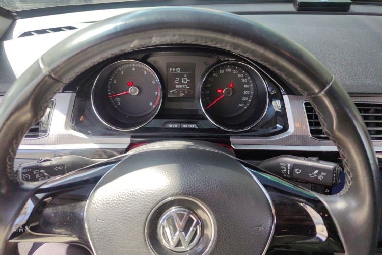 Volkswagen Bora 2016 car image #13