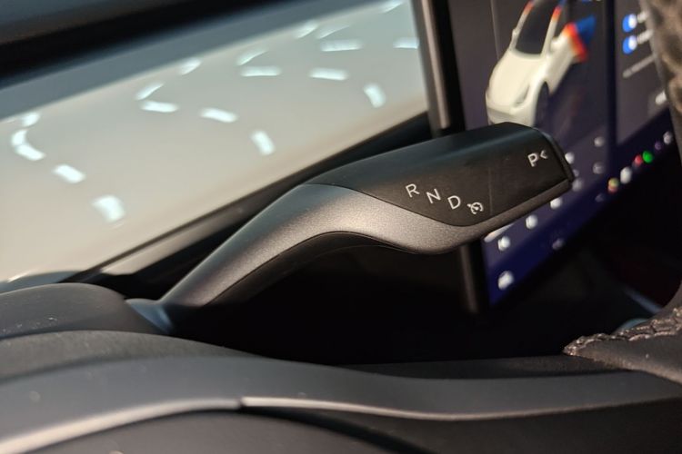 Tesla Model Y 2024 #14 Tesla Model Y 2024 car image #14