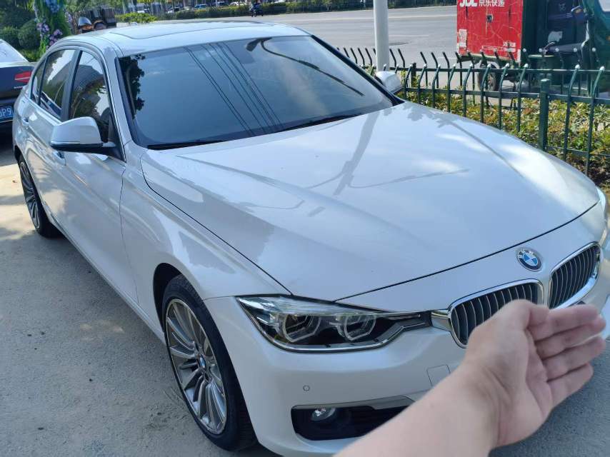 BMW 3 Series 2019 car image 