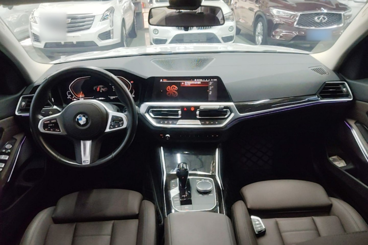 BMW 3 Series 2021 car image #10