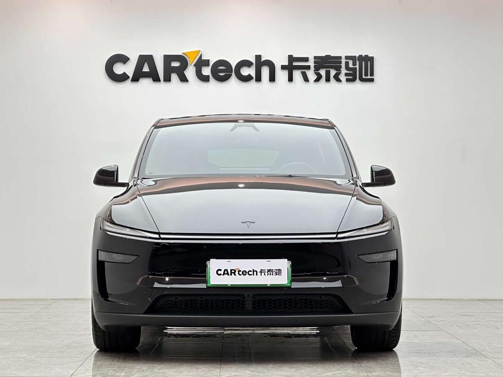 Tesla Model Y 2026 car image #2