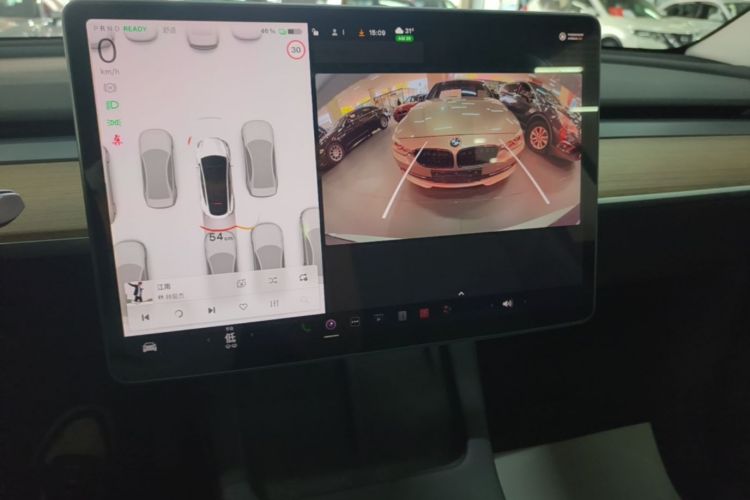 Tesla Model Y 2022 #13 Tesla Model Y 2022 car image #13