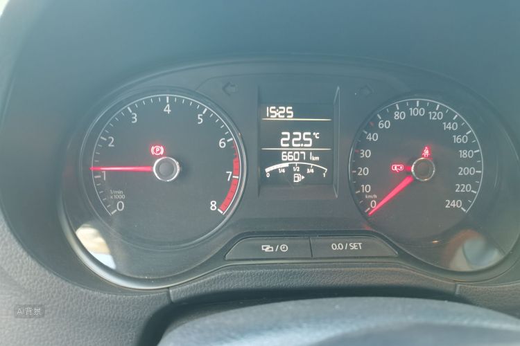 Volkswagen Polo 2016 car image #14