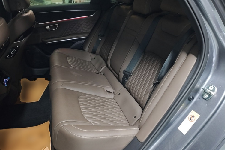 BYD Han 2024 car image #17