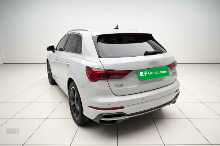 Audi Q3 2022 car image #5