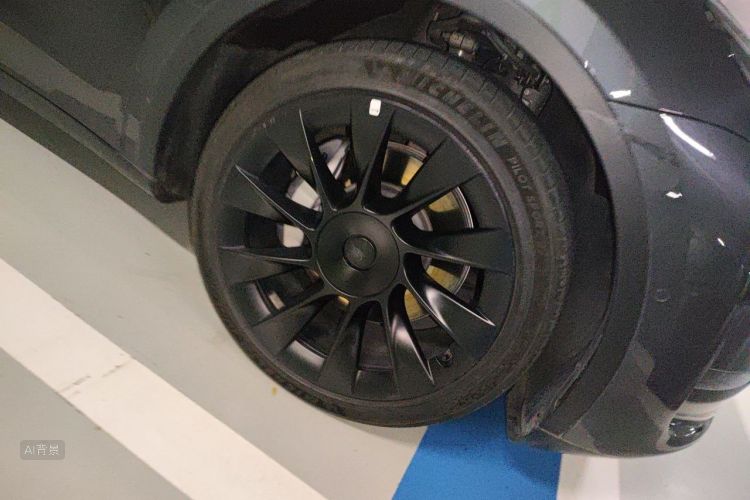 Tesla Model Y 2022 car image #9