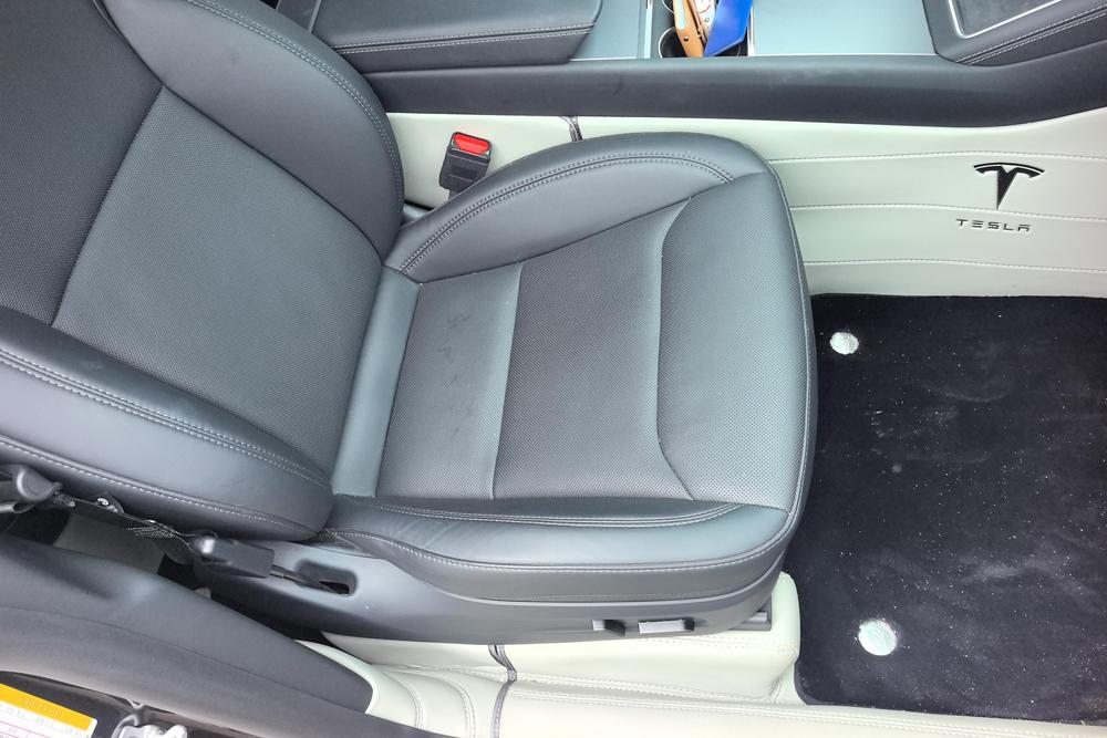 Tesla Model Y 2025 car image #9