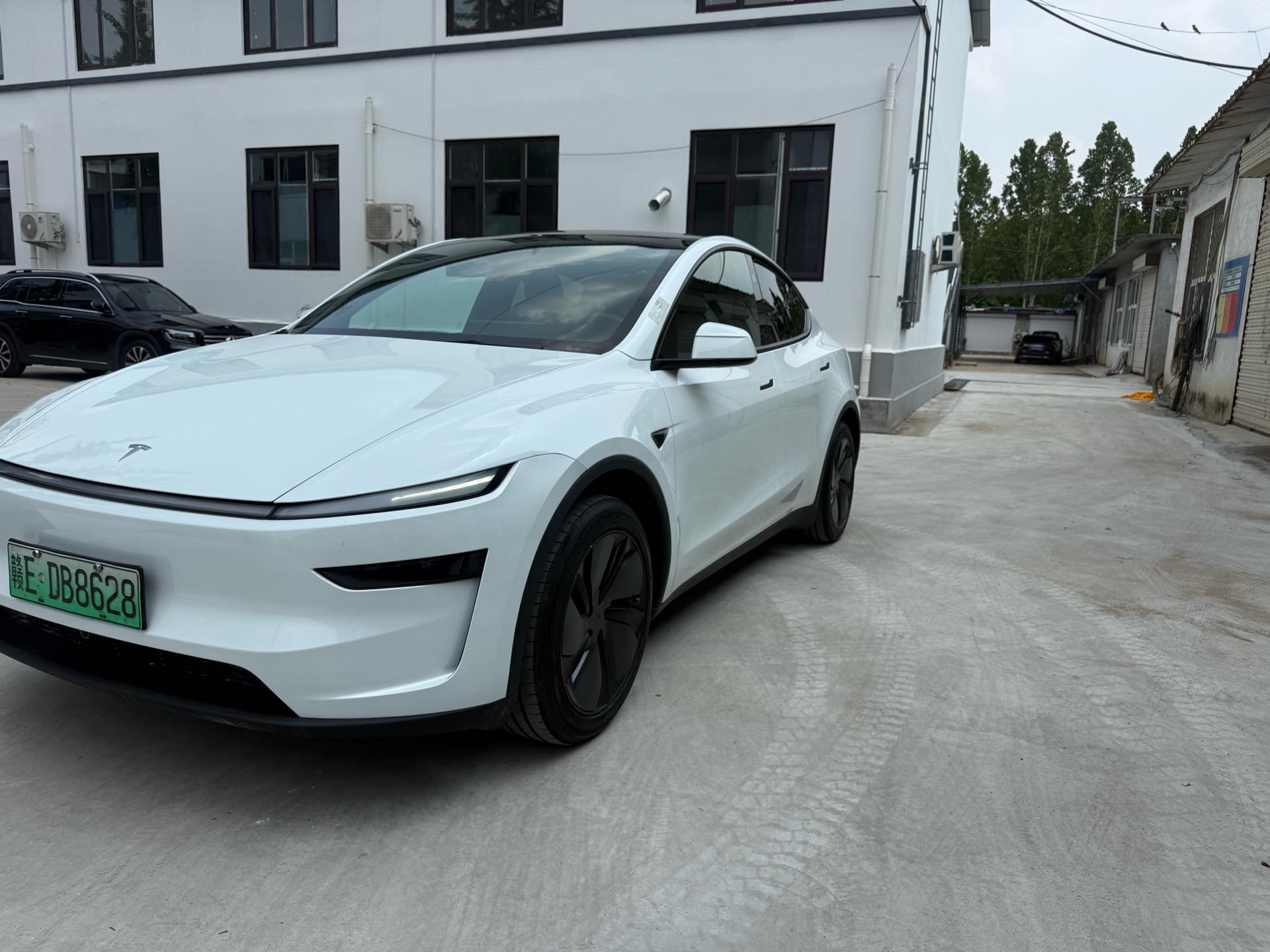 Tesla Model Y 2026 Tesla Model Y 2026 car image