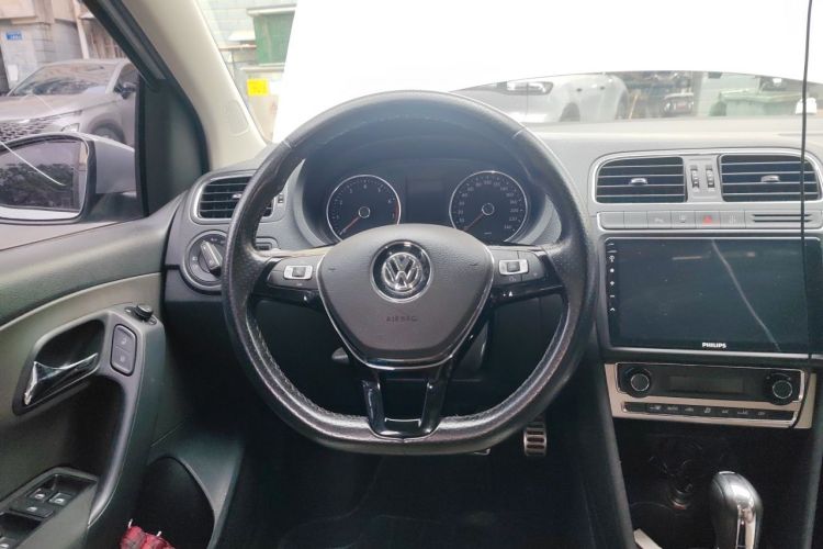 Volkswagen Polo 2015 #11 Volkswagen Polo 2015 car image #11