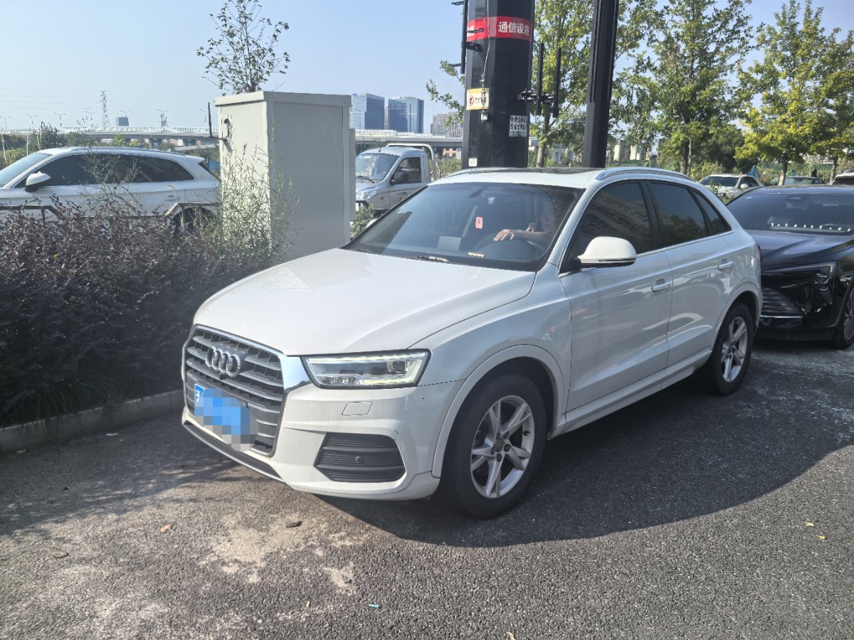 Audi Q3 2018 Audi Q3 2018 صورة سيارة