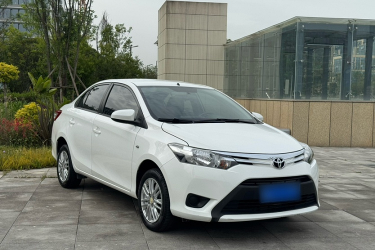 Toyota Vios 2015 immagine di auto #8