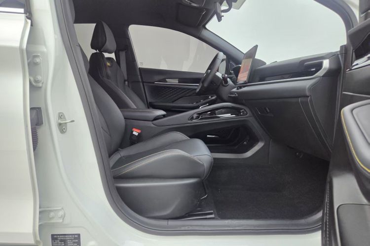 GEELY Coolray 2026 immagine di auto #15