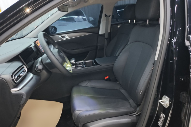 GEELY Emgrand 2026 #19 GEELY Emgrand 2026 imagem de carro #19