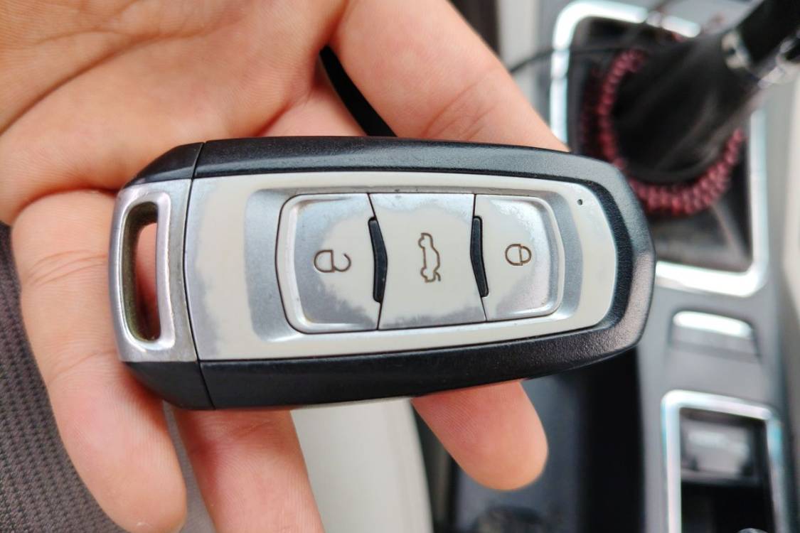 GEELY Emgrand 2015 car image #30