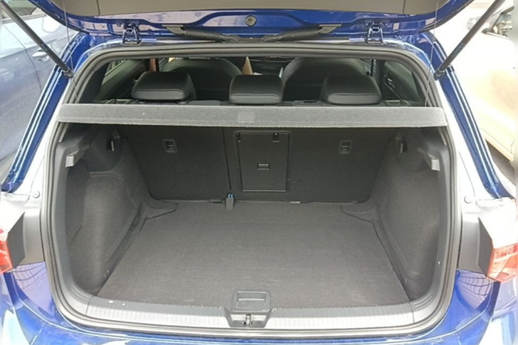 Volkswagen Golf 2021 car image #21