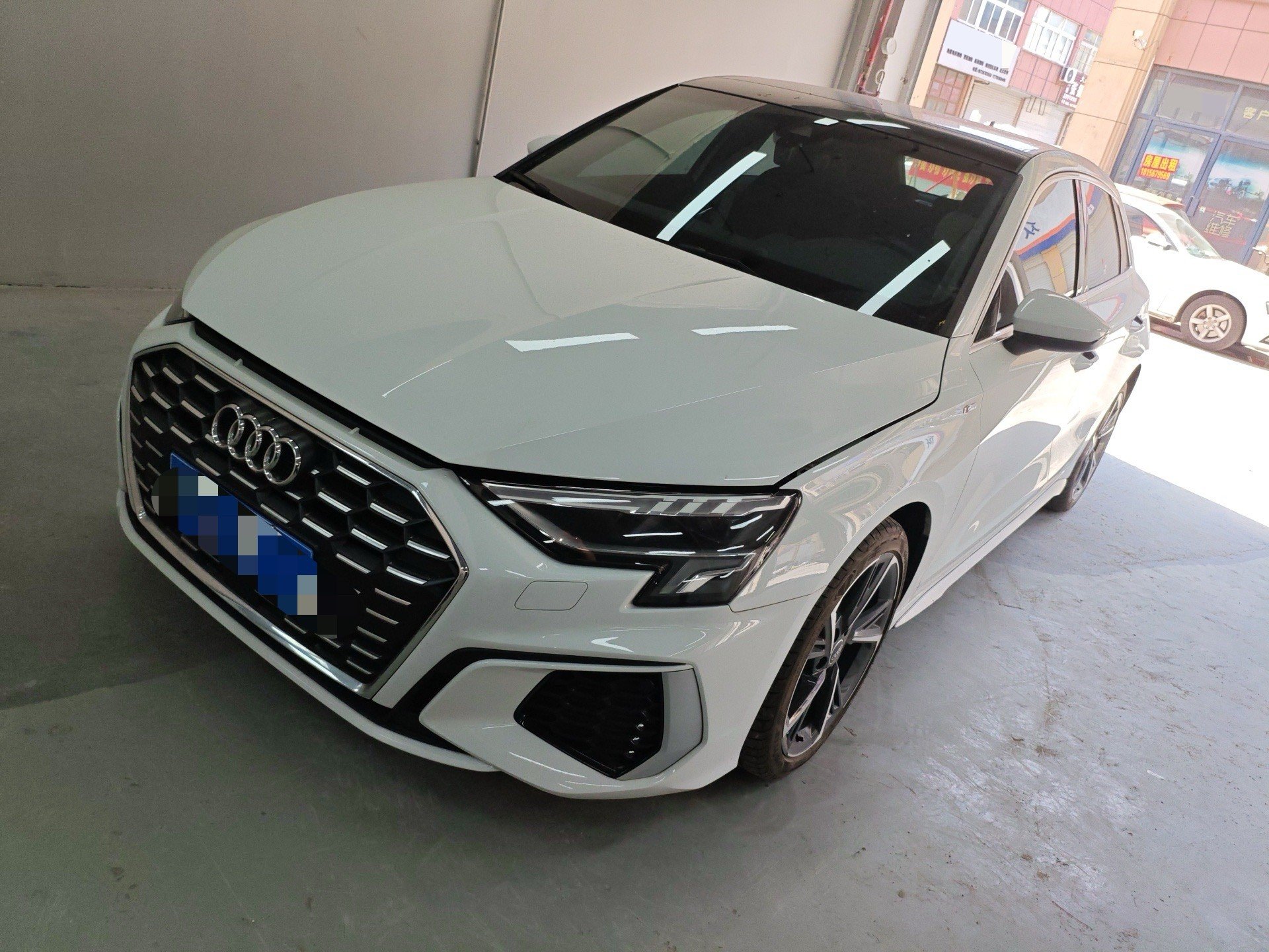 2023 2023 immagine di auto