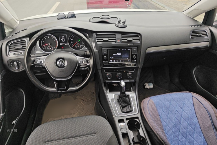 Volkswagen Golf 2018 car image #11