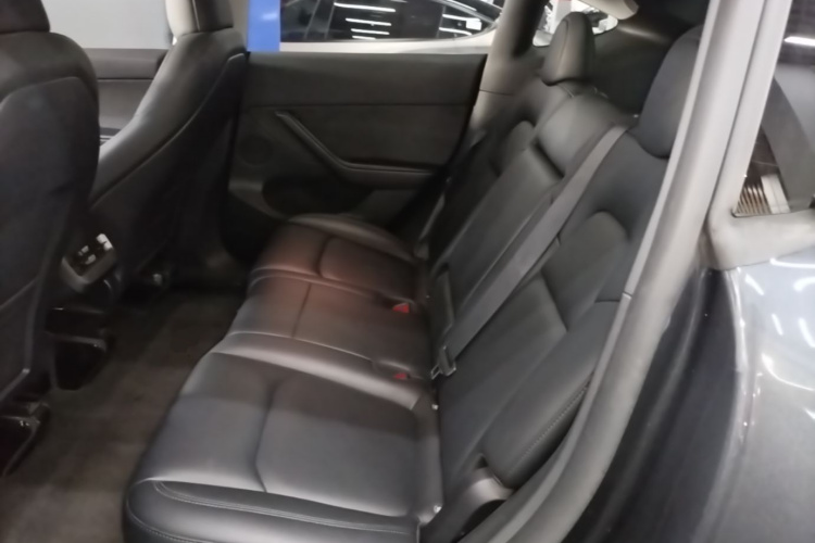 Tesla Model Y 2024 #17 Tesla Model Y 2024 car image #17